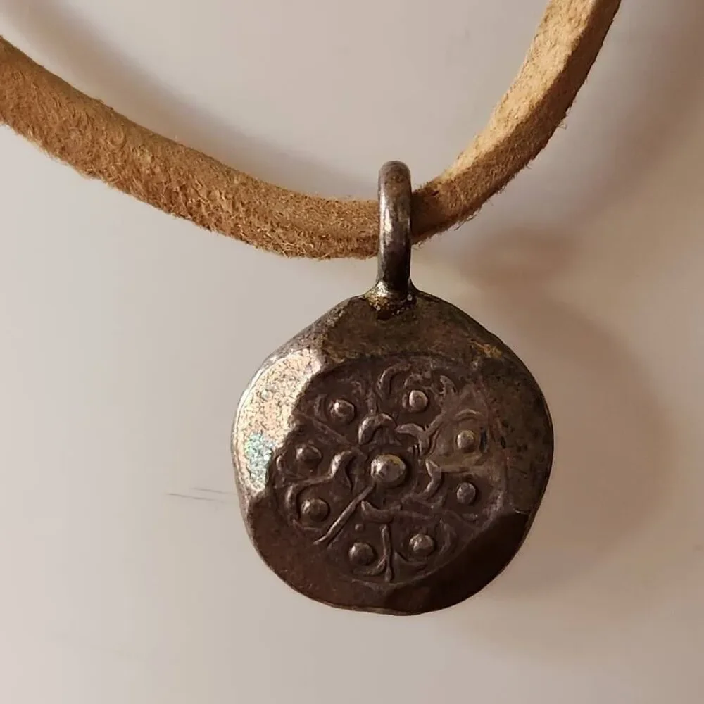 Beach house girls soft rope necklace bronze silver flower pendant high neck cost